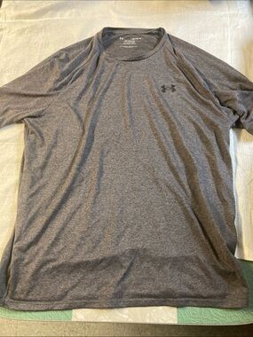 Charcoal Under Armor Tech Tee. Size Large.